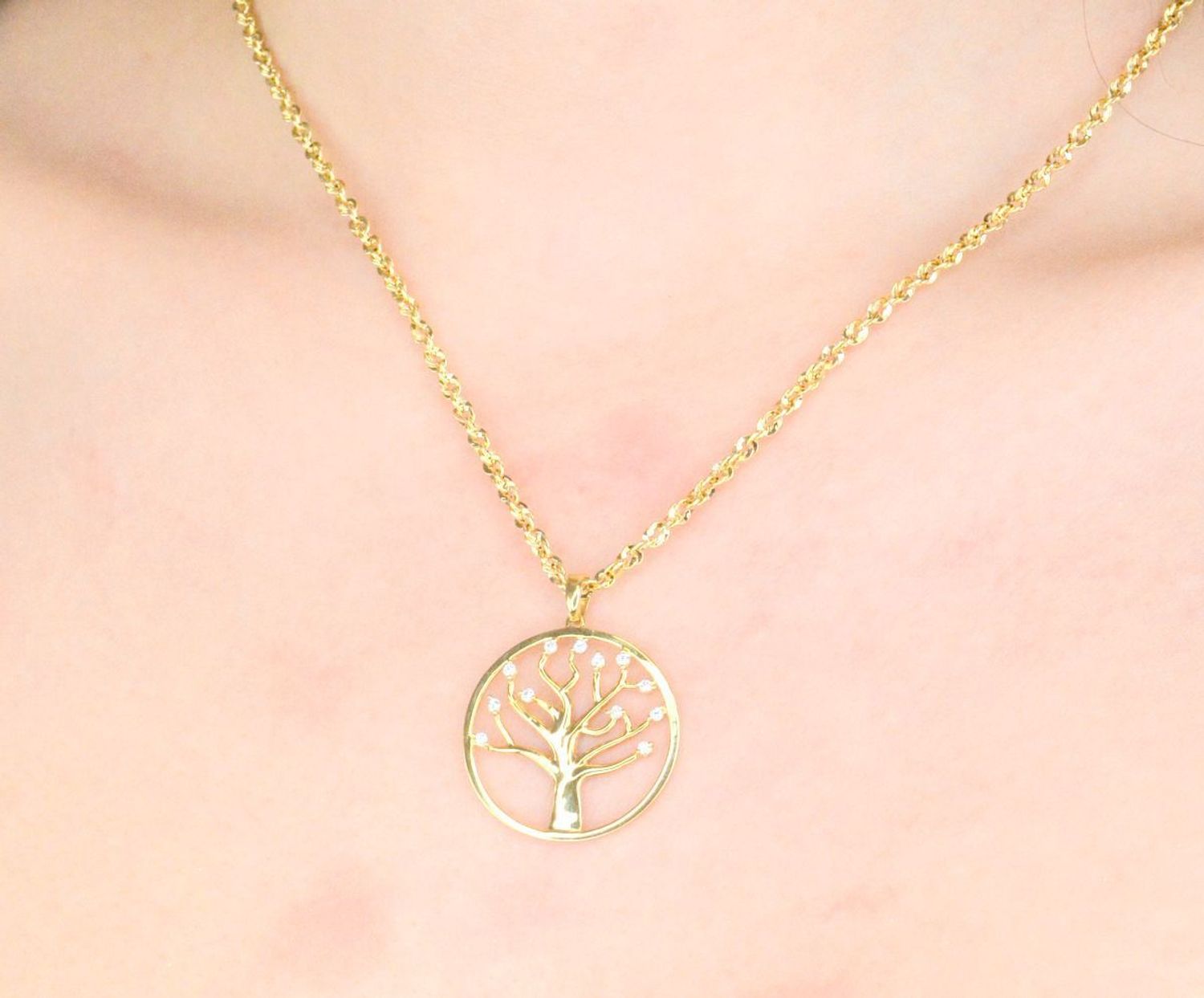 Łańcuszek IRYDIA damski próba 585, DIA-LAN-12635-040-585 2,5mm  Klasyczny i uniwersalny łańcuszek o splocie Irydia, wykonany z żółtego złota próby 585. Łańcuszki to uniwersalne1.jpg